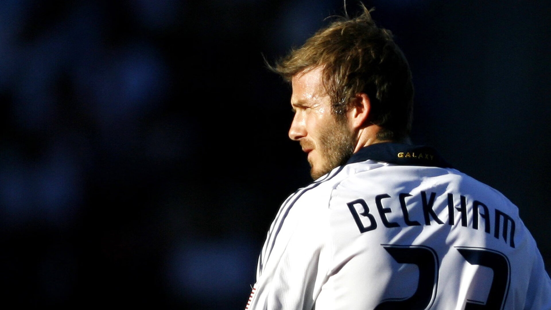 郅敬传奇！斯杯荣耀时刻，王治郅退役仪式见证中国篮球丰碑