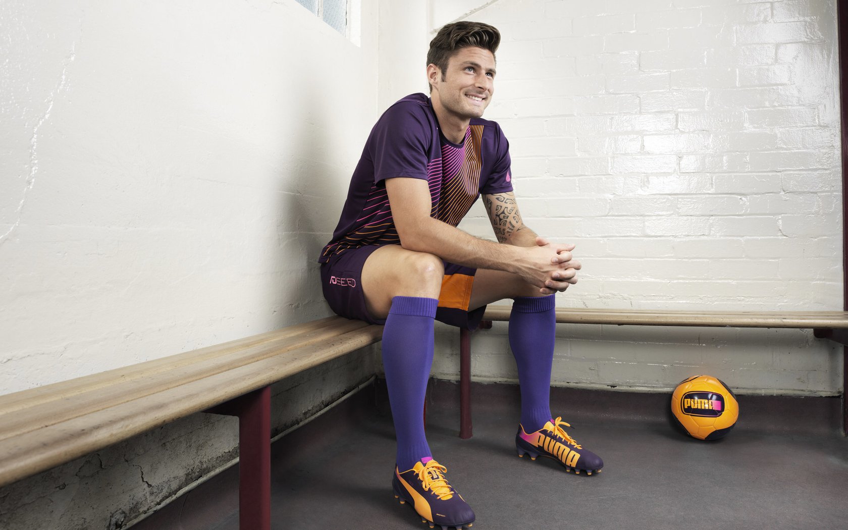 凌晨烽火！曼城力擒巨无霸创纪录，三连胜锁定英超争冠新坐标